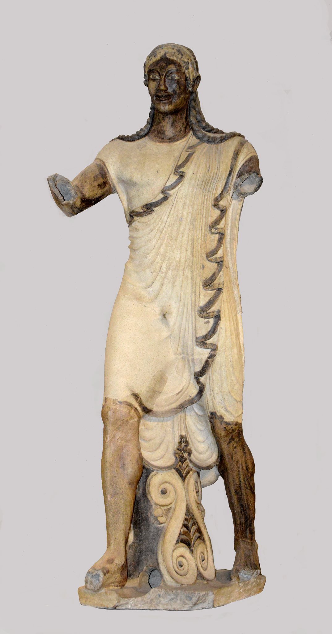 Apollo, Statua acroteriale, Terracotta policroma plasmata a mano, 510-500 a.C., Roma, Veio, santuario in località Portonaccio.