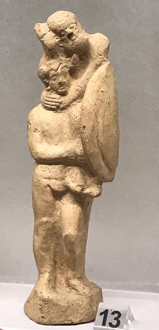 Statuetta votiva con Enea e Anchise. Terracotta plasmata a stampo, dal Santuario in loc. Portonaccio (Veio, Roma), seconda metà del V sec. a.C.
