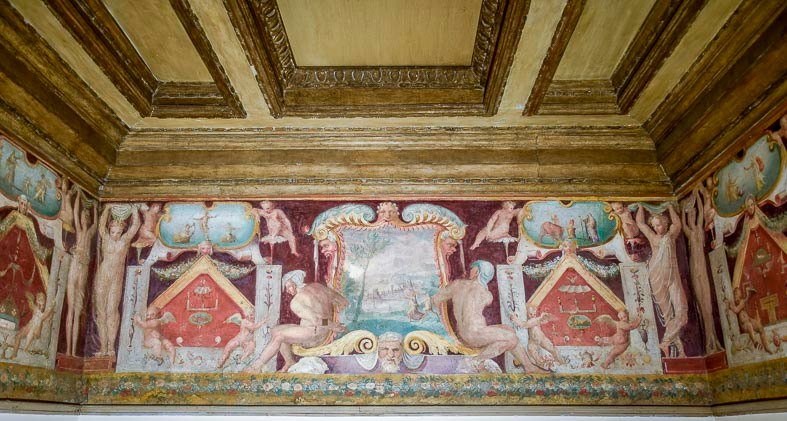 Pan che insegue Siringa, affresco, Vestibolo di Venere, Villa Giulia, parete sud (Foto di Fulvio Fugalli)