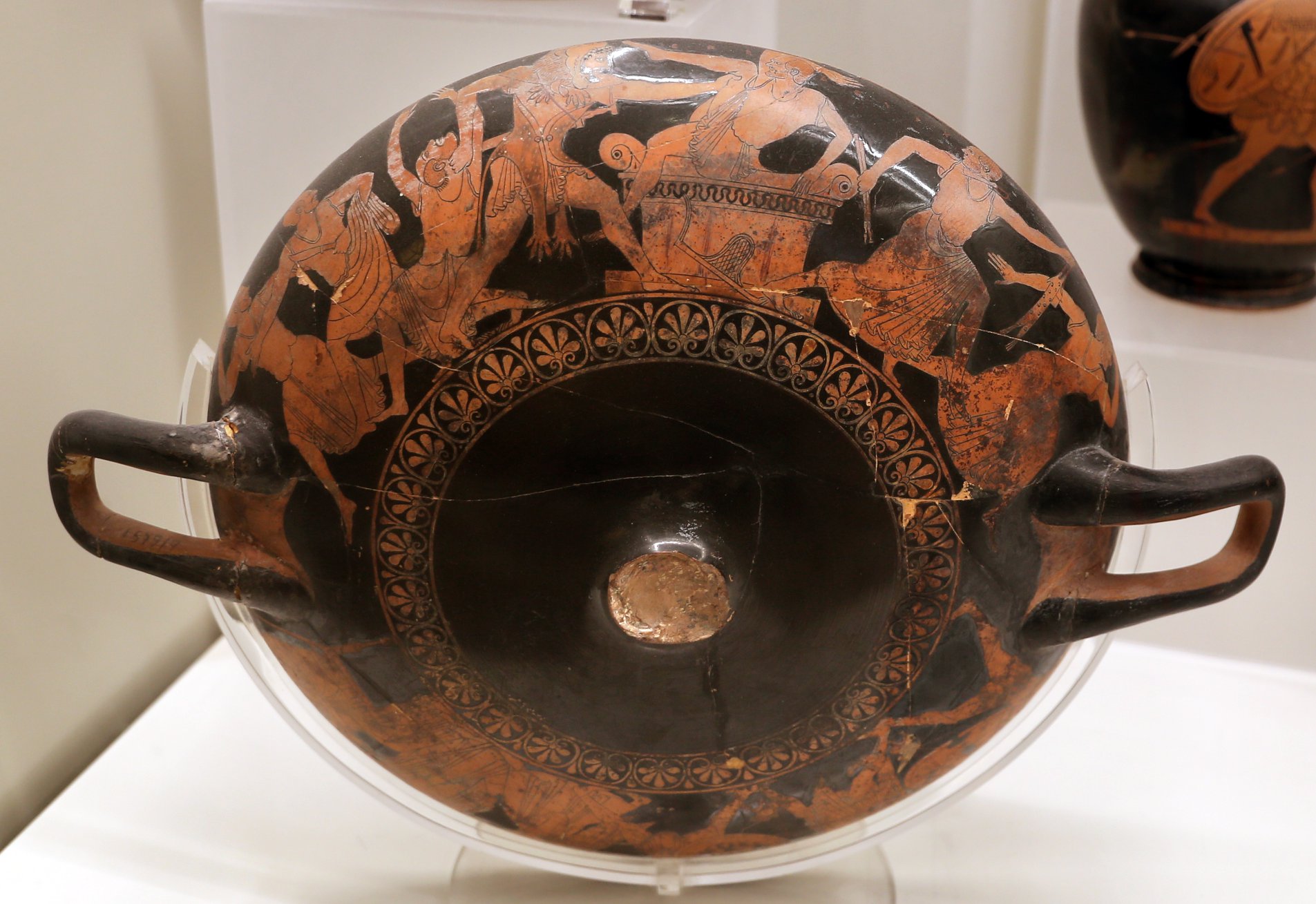 Kylix firmata da Epiktetos, 510 a.C ca., Necropoli della Banditaccia, Cerveteri