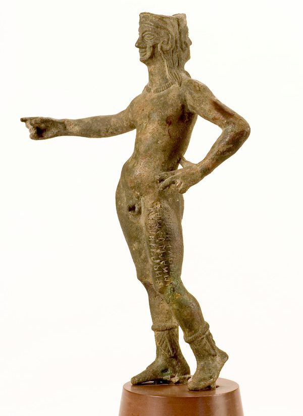 Fig. 1, Statuetta in bronzo iscritta di Culsans, III secolo a.C., deposito votivo di porta Ghibellina, Cortona, Musei dell’Accademia Etrusca e della Città di Cortona (foto Europeana/MuseiD-Italia/MAEC)