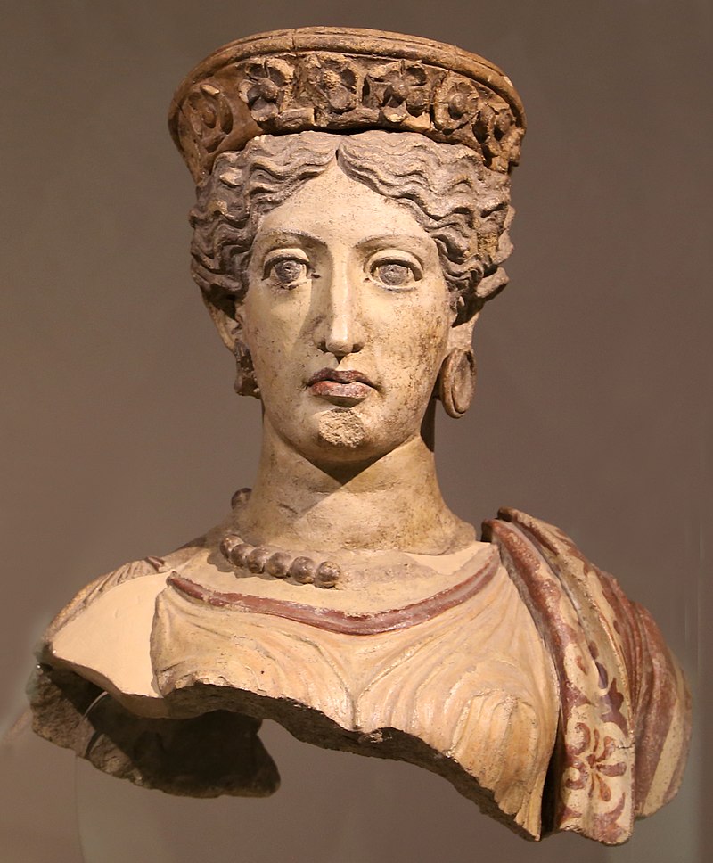 Fig. 1, Busto di Giunone, terracotta, Falerii Veteres, (Civita Castellana, VT), tempio dello Scasato II, 380 a.C. ca., Museo Nazionale Etrusco di Villa Giulia, Roma