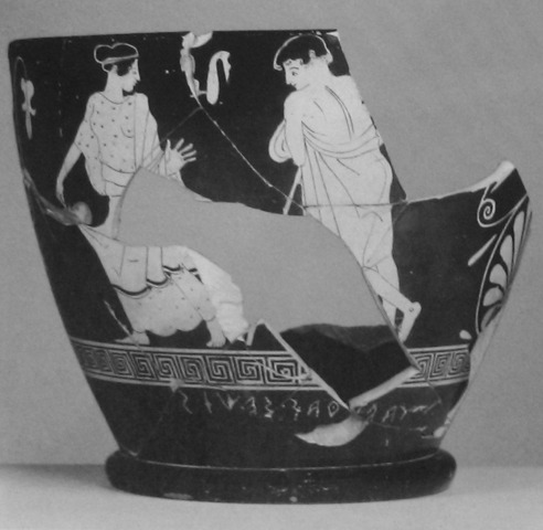 Fig. 3, Skyphos attico a figure rosse, da Orvieto, attribuito al Pittore di Pentesilea, 450 a.C., Copenaghen Ny Carlsberg. L’iscrizione in genitivo “Cavuthas Sexis” specifica che il vaso è di proprietà “di Cavatha Figlia”