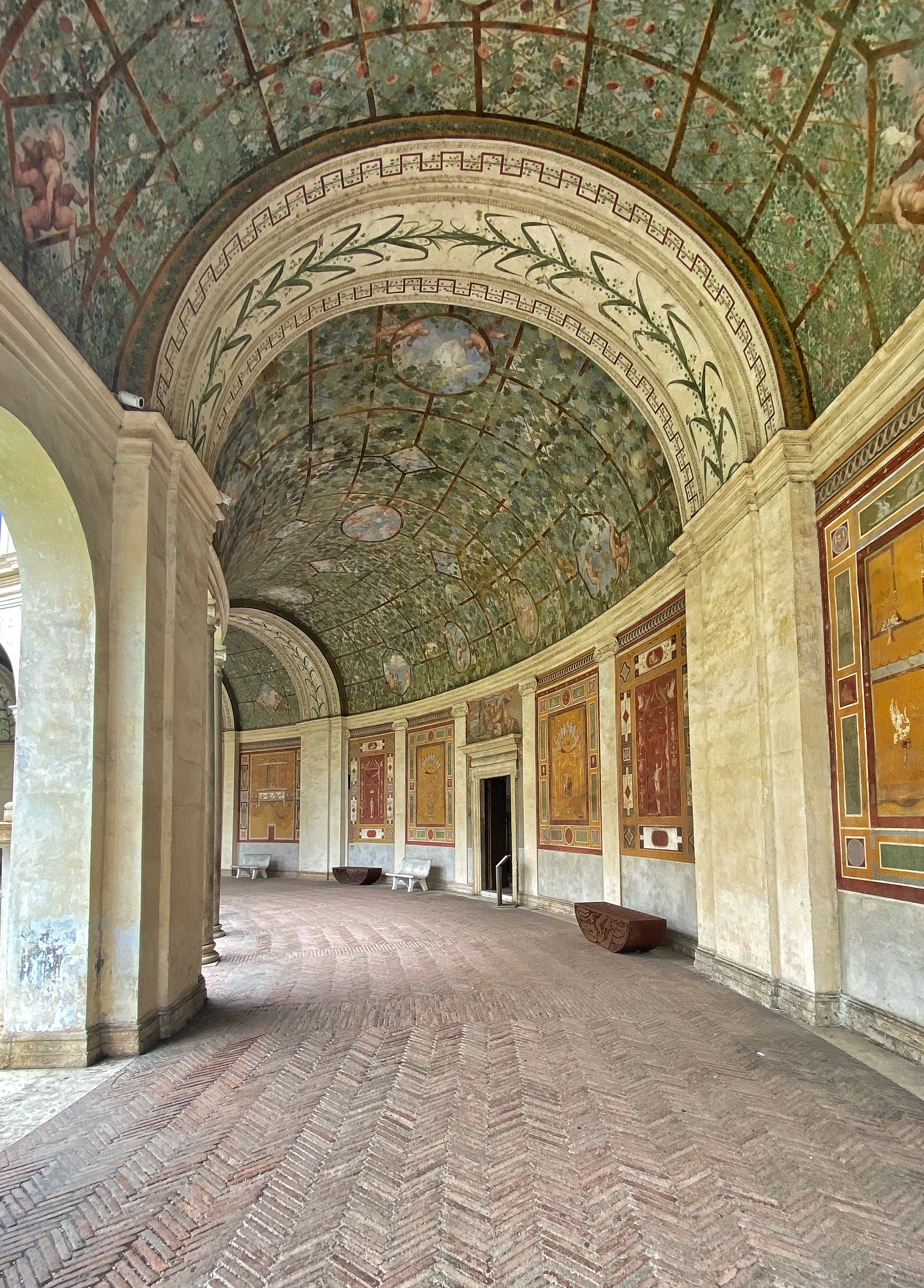 Villa Giulia, emicilo